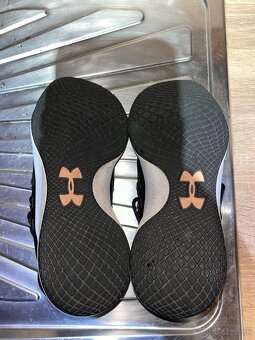 Predám dievčenské tenisky Under Armour - 7