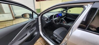 Toyota C-HR 2.0-l-VVT-i Hybrid Style - poškodený predok - 7