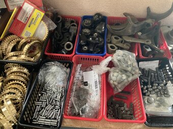 Uaz, Gaz ochranné manžety na nápravu predám - 7