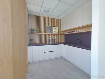 REZERVOVANÉ Kancelársky priestor 78m2 s parkovaním v Trnave  - 7