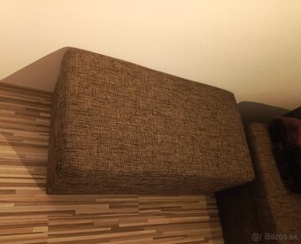 Predám sedačku s taburetom - 7