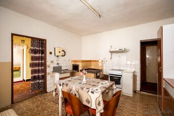 Rod. dom s mega miestnosťou (bar, krb, posedenie), Pohorelá - 7