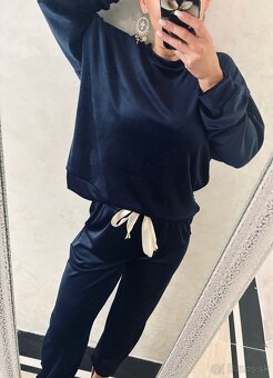 Damska talianska velurova suprava navy - 7