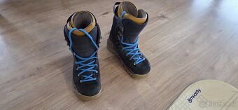 Predám snowboard s viazaním. - 7