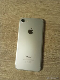 iPhone 7 / 32GB Biely - 7