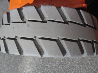 Kĺbová pracovná plošina JLG E450AJ - 7