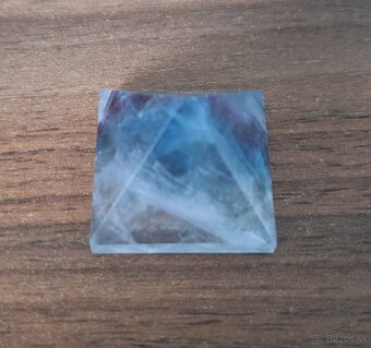 Kryštálová pyramída - dúhový fluorit - 7