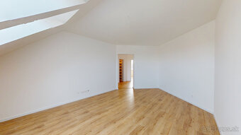 POSLEDNÝ 2-izbový byt s priestrannou loggiou v projekte Poli - 7