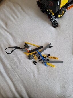 LEGO Technic 42053 Volvo EW160E - 7