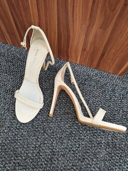 Topanky, kotnikove cizmy, sandale, mokasiny - 7