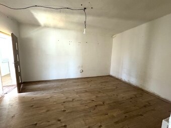 Na predaj tehlový dom v Bánove po čiastočnej rekonštrukcii - 7