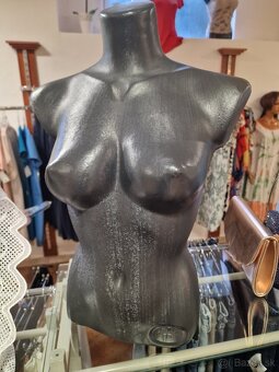 Textil, butik, likvidácia zásob, doplnky, figuríny - 7
