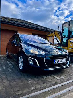 Peugeot 308sw 1,6eHDi - málo kilometrov, 7-miestne - 7