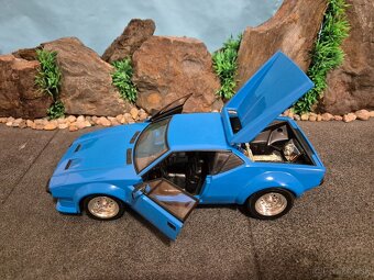 Prodám model 1:18 DeTomaso Pantera - 7