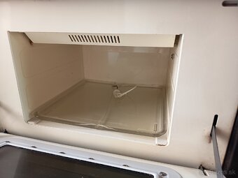 Vstavana rúra na pečenie s mikrovlnkou - 7