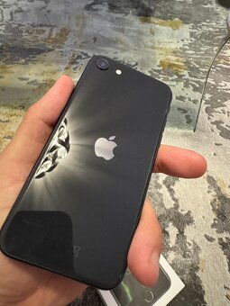 iPhone SE 2nd gen 64GB - 7