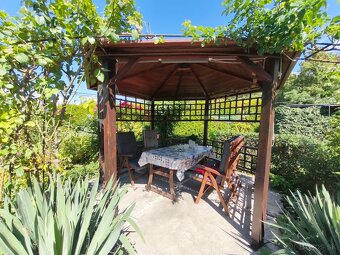 Predaj 4- izbový rodinný dom s garážou a záhradou - 7