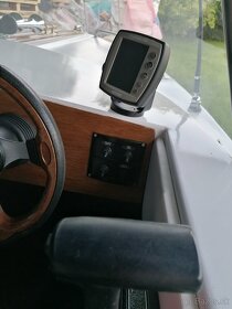 Predam motorovy čln Glastron - 7