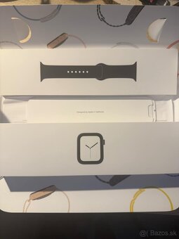 iPhone 11, Apple Watch Series 4 44mm - 7