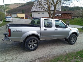 Nissan Navara 2,5 TDi 4x4 - 7