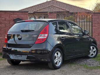 Hyundai i30 1.6 CRDi Facelift mod. 2011 Nová STK SK ŠPZ - 7