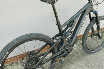 Predám elektrický bicykel Specialized Levo Comp karbom L - 7