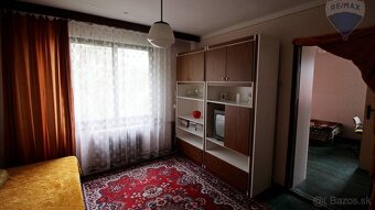 Starší rodinný dom s veľkým pozemkom na predaj Šoporňa, 3787 - 7