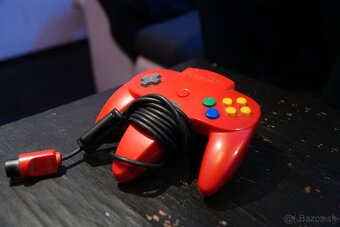 Nintendo 64 konzola + 3 ovládače (jeden Pokémon edícia) + Di - 7