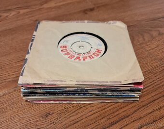 Karel Gott zbierka singlov 22ks - 7