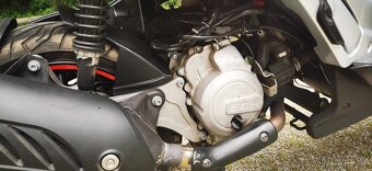 Aprilia SR MAX 125 - 7