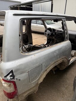 Predám karosériu Nissan Patrol y61 - 7