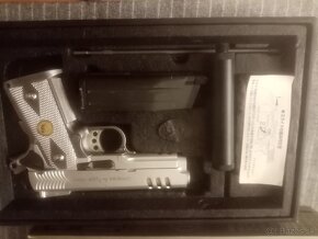 Plynová airsoftová zbraň - 7