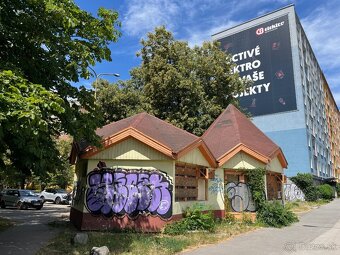 NA PREDAJ KOMERĆNÁ-OBCHODNÁ-KANCELÁRSKA BUDOVA, Južná Trieda - 7