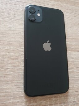 Predám Iphone 11 - 7