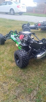 Predám ČISTO NOVÉ 1:5 BENZÍNOVÉ RC auto Rovan Baja 5b zel. - 7