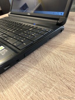 15,6" notebook Fujitsu Lifebook AH530 / 4GB/128GB TOP stav - 7