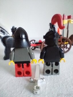 LEGO Castle 6027 Bat Lord's Catapult - 7