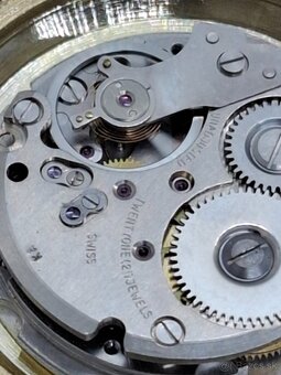 Predám funkčné Švajčiarske hodinky HELSA 17 jewels Antimagne - 7