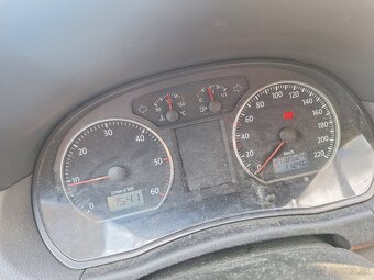 VW POLO CROSS 1,9TDI 74 KW KLÍMA VYHRIEVANÉ SEDADLÁ - 7