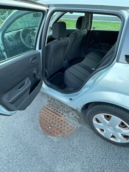 Renault Megane combi 5-miestne r.v. 1Q/2004 - 7
