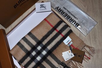 Burberry Classic Šál - 7