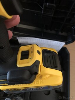 DEWALT DCK2052H2T set
- 7
