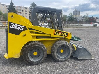 Predám šmykom riadený nakladač (UNC) značky GEHL 3935 - 7