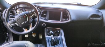 Dodge Challenger R/T manuál - 7