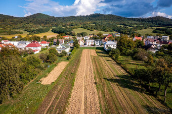 Krásny pozemok na predaj v strede obce - 7