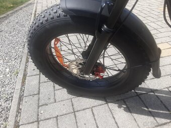 Elektro-bicykel 100+km len na baterku - 7