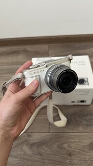 OLYMPUS PEN E-PL 9 + vybavenie - 7