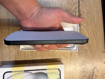 iPhone 15 256GB - 7