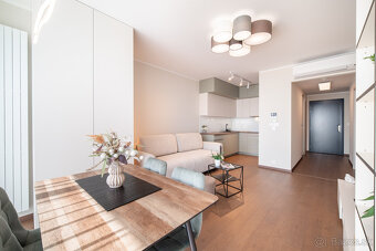 Na prenájom 2-izbový byt so šatníkom v Eurovea Tower – Brati - 7