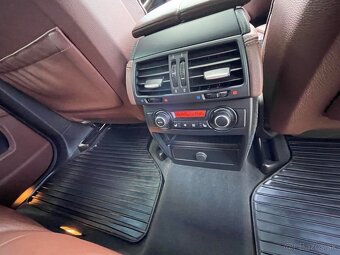 Predám BMW x5 e70 originál mpower 555ps - 7